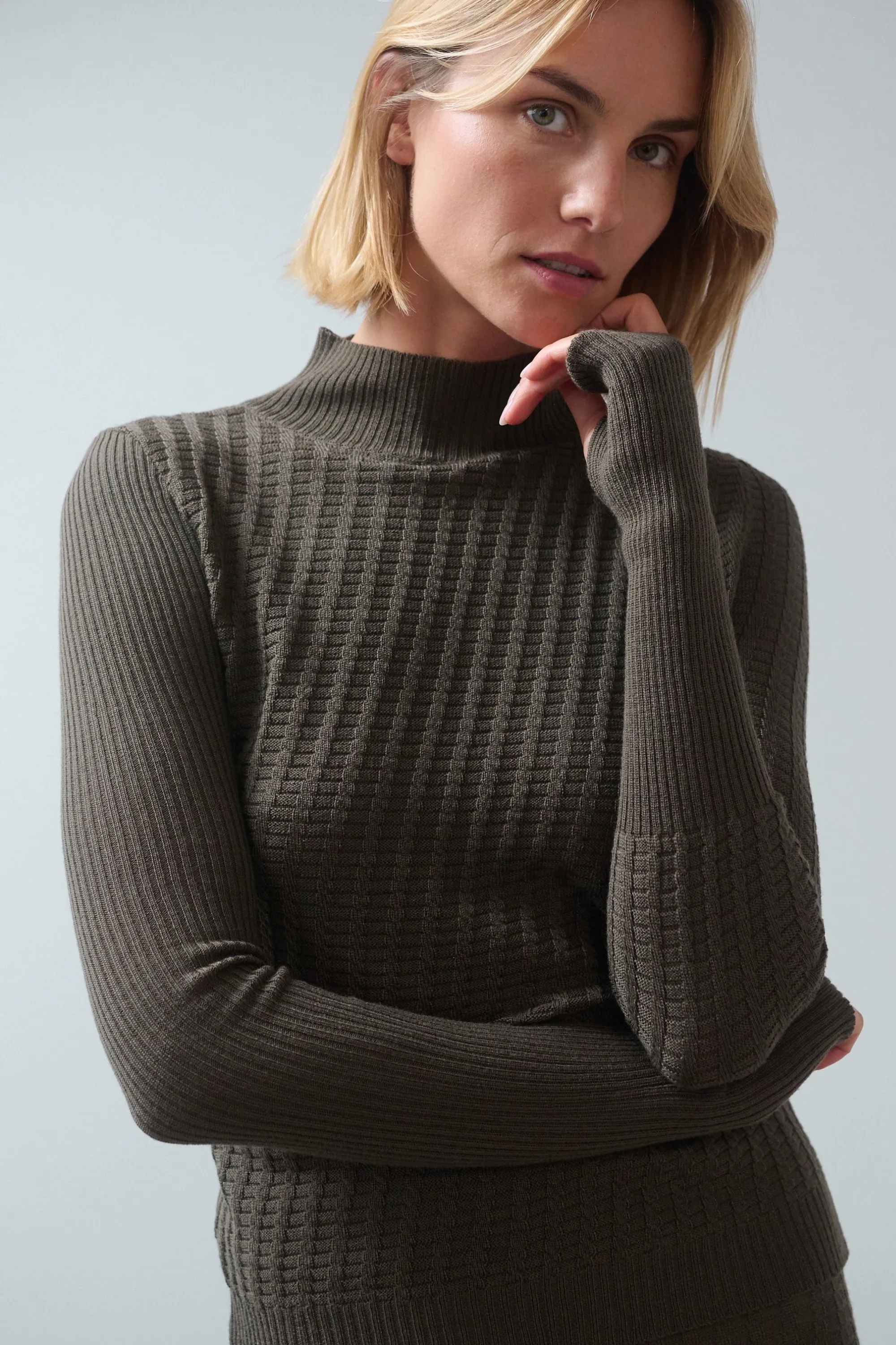 Žaltys: Nettle Merino Wool Turtleneck